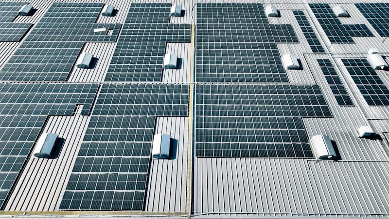 2025年工厂太阳能完全指南