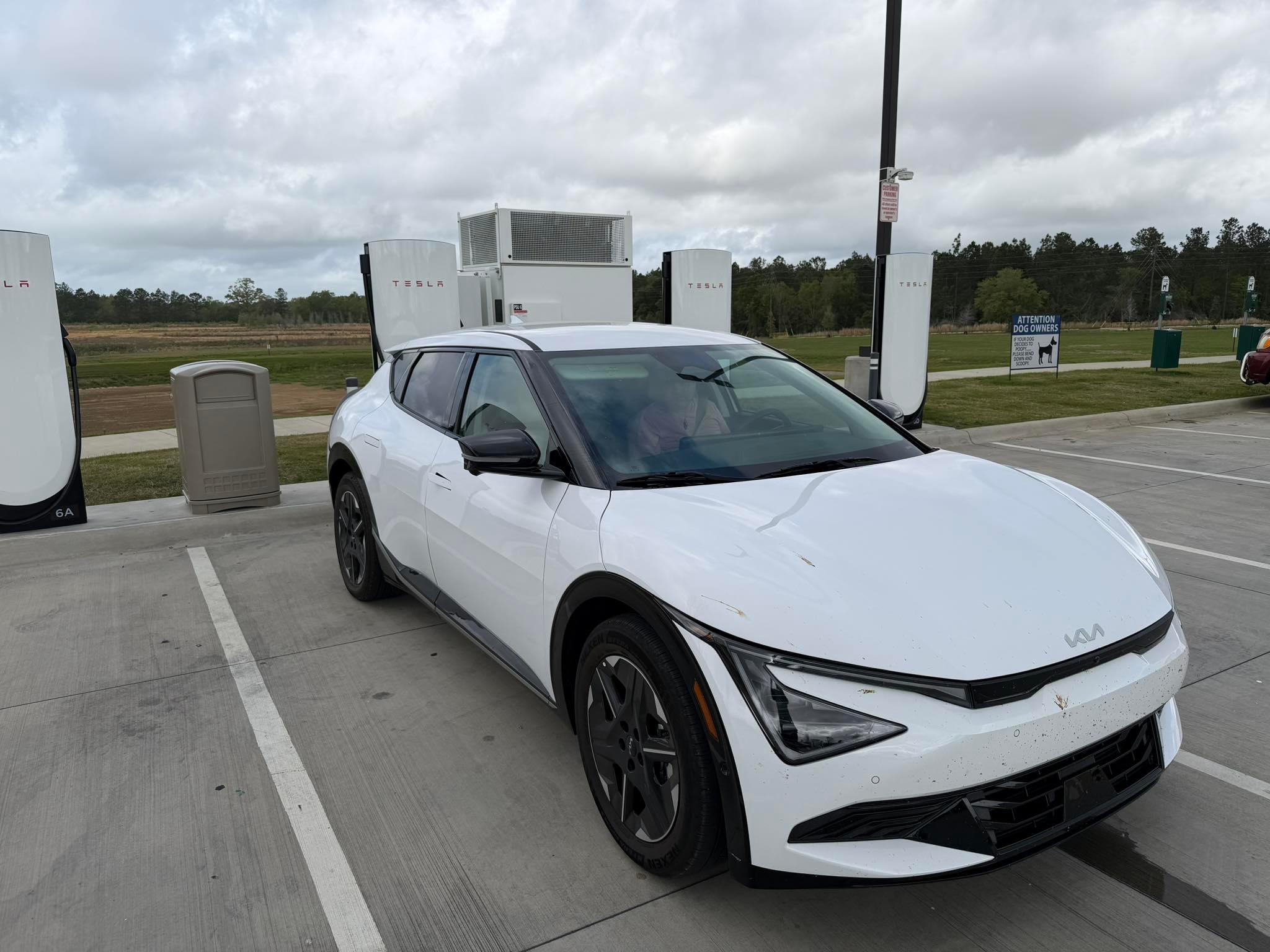 เจ้าของรถ EV เติมพลังงานต่ำกว่า 30 ดอลลาร์ในการเดินทางไกล