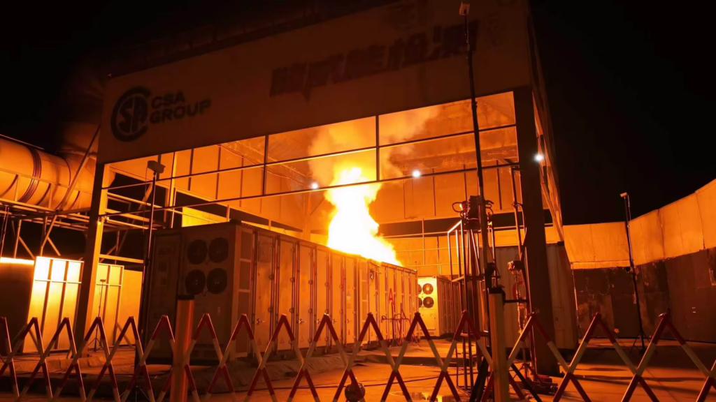 Sunwoda ประสบความสำเร็จในการทดสอบการทนไฟขนาดใหญ่สำหรับระบบกักเก็บพลังงานแบบระบายความร้อนด้วยของเหลวขนาด 5 MWh
