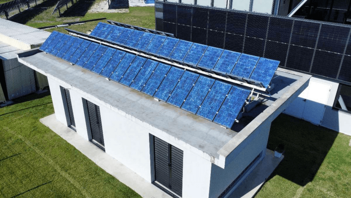 การทดสอบอย่างครอบคลุมยืนยันการนำกลับมาใช้ใหม่ของโซลาร์เซลล์แบบโพลีคริสตัลไลน์มือสองอายุ 23 ปี