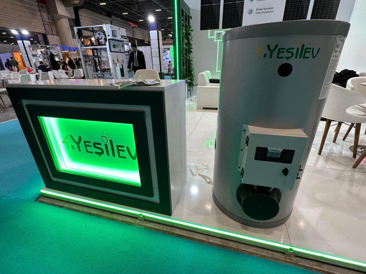 Turkish manufacturer presents photovoltaic water heater