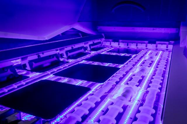 เทคโนโลยีใหม่ลดการใช้เงินในเซลล์แสงอาทิตย์ TOPCon ลง 10 เท่า