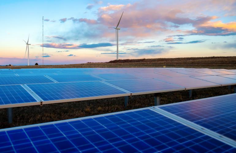 รายงานของรัฐบาลสหรัฐฯ: พลังงานใหม่เพียงอย่างเดียวที่จะเริ่มใช้งานในปี 2026 คือพลังงานหมุนเวียน