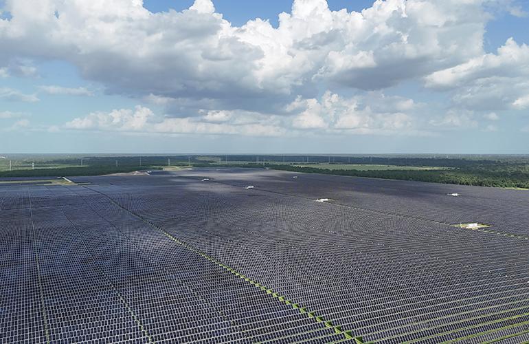 Parliament Energy ลงนามสัญญาจัดหาโซลาร์แทร็กเกอร์ขนาด 1.2 GW กับ Ideematec