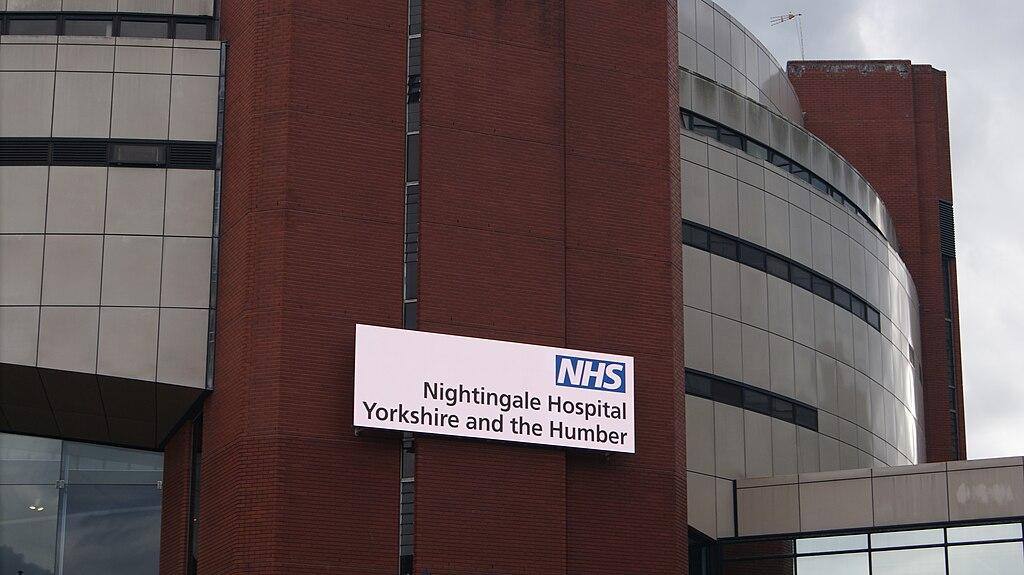 รัฐบาลสหราชอาณาจักรสนับสนุนโครงการพลังงานแสงอาทิตย์กี่โครงการ?